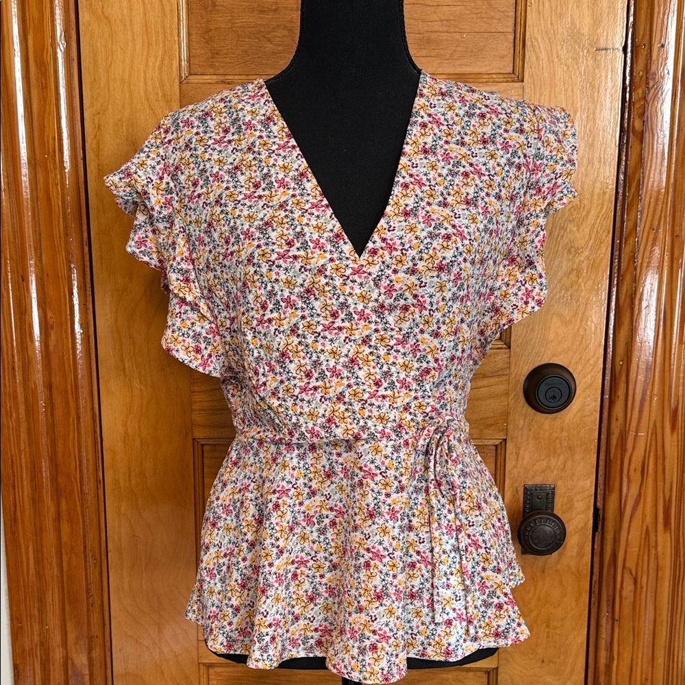 Chic Floral Ruffle Blouse
